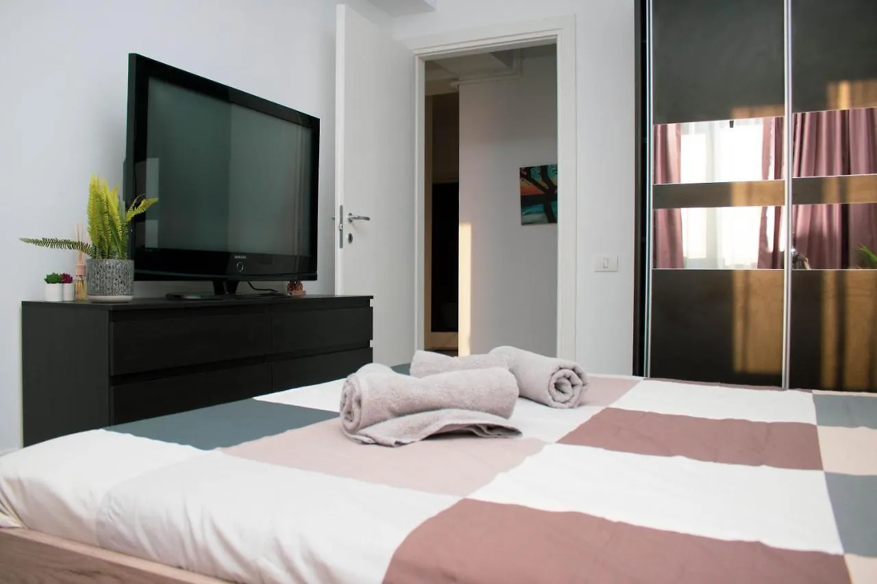 Cozy Special Lake View Residence Bucharest Romania