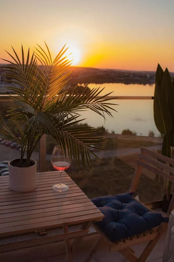 Cozy Special Lake View Residence Bukarest Apartment